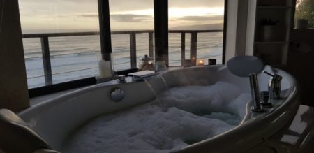 Bath with wonderful ocean view from Azure Wilderness Villa